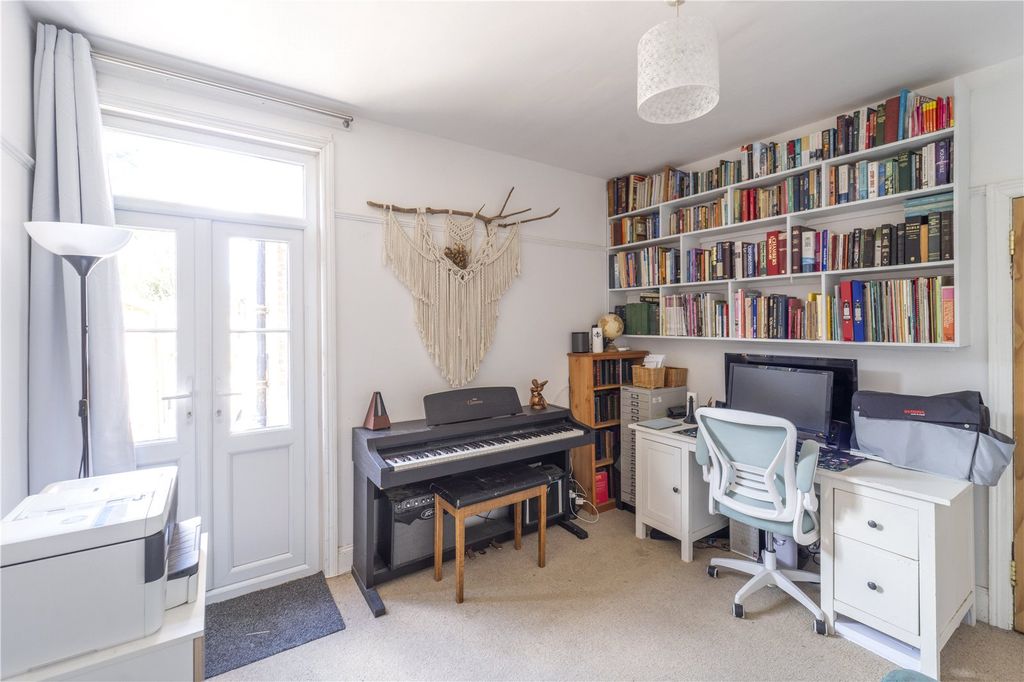 Additional image 6 of 5 bed semi-detached house for saleCharlton Road, Southampton, Hampshire SO15