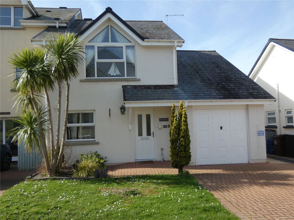4 bed end terrace house for saleFfordd Heulyn, Y Felinheli, Gwynedd LL56