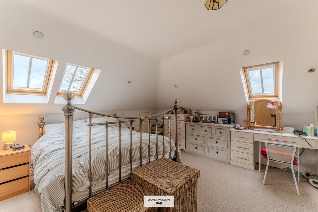 Additional image 6 of 2 bed flat for salePark Lane Court, Park Lane, Wimborne BH21