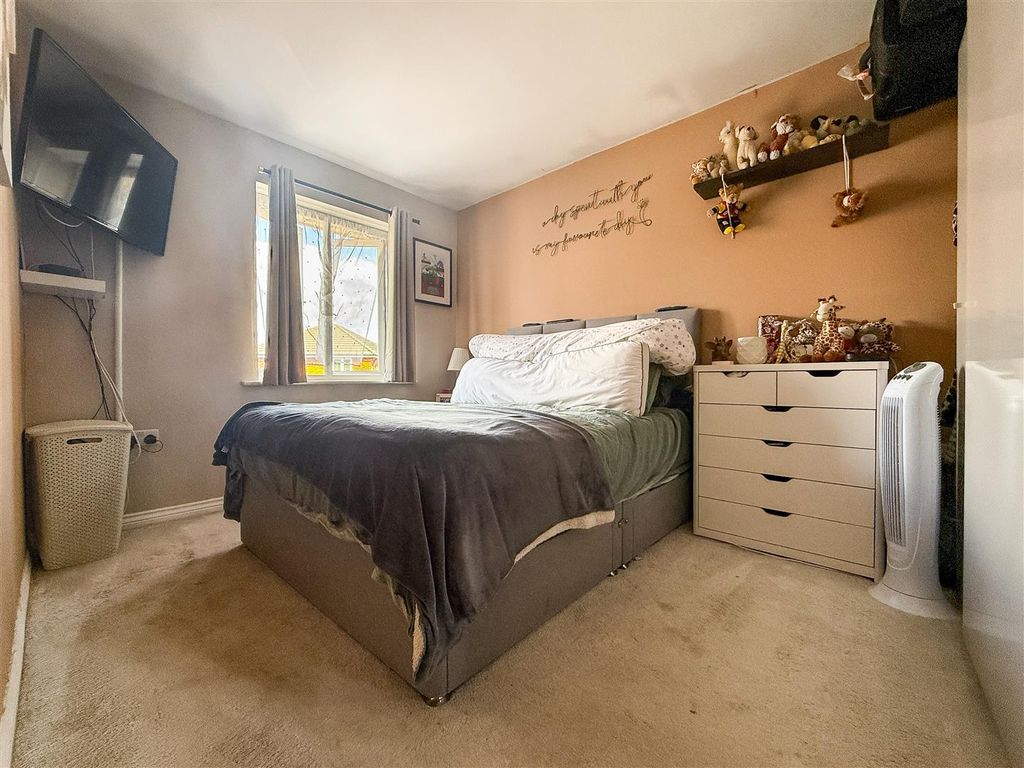 Additional image 6 of 2 bed flat for saleCambrai Close, Portsmouth PO3