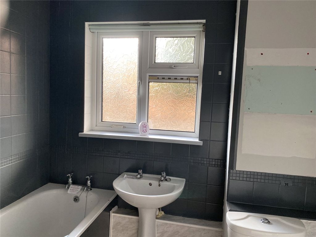 Additional image 6 of 1 bed flat for saleHarrow Road, Southsea, Hampshire PO5