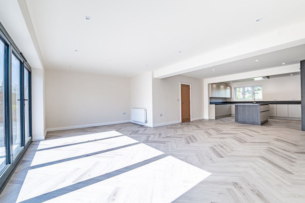 Additional image 12 of 4 bed detached bungalow for saleHorncastle Road, Woodhall Spa, Lincolnshire LN10