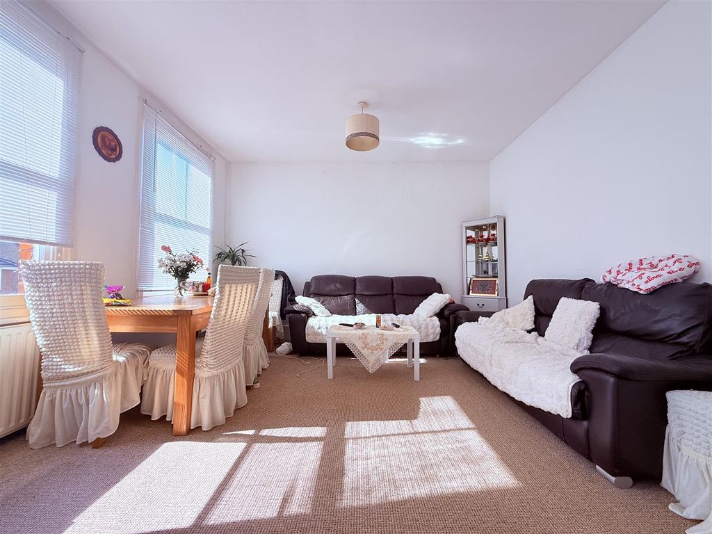 3 bed flat for saleWoodthorpe Road, Ashford TW15