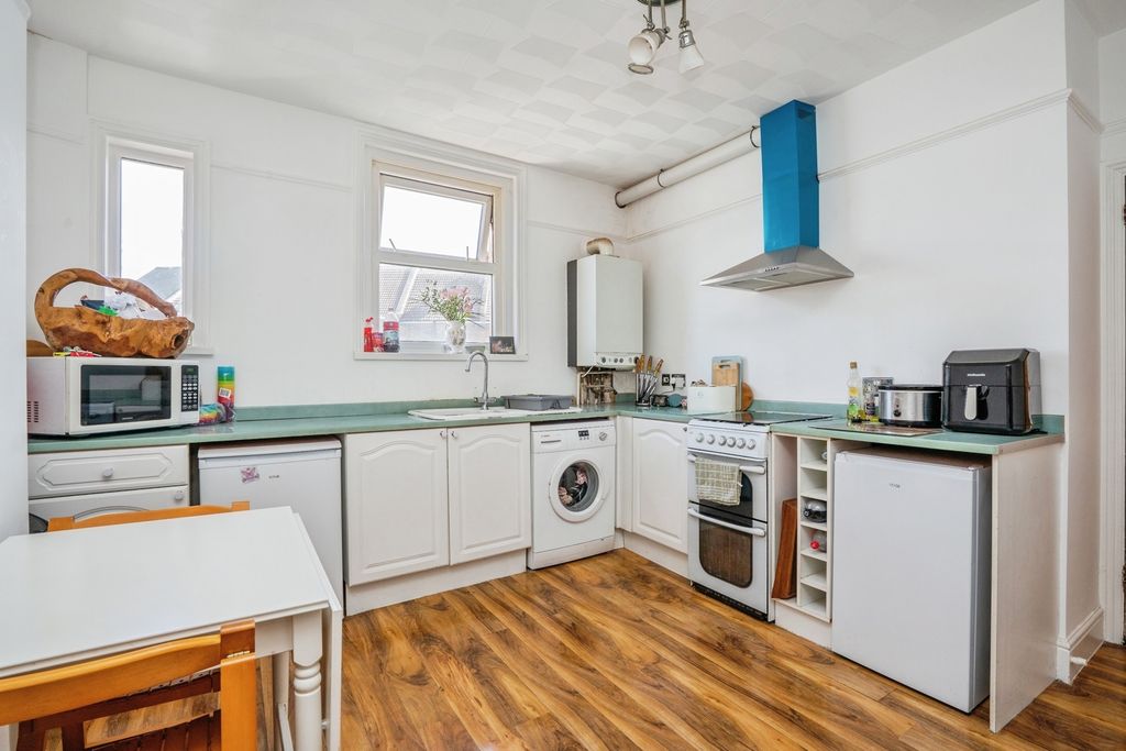 Additional image 12 of 2 bed property for saleGladys Avenue, Portsmouth, Hampshire PO2