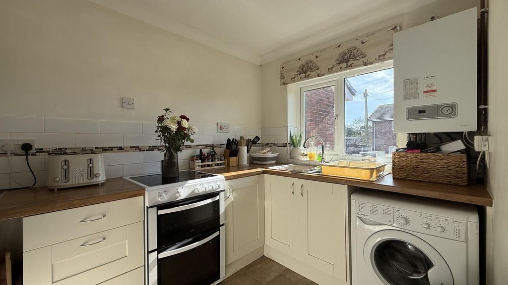 Additional image 3 of 2 bed maisonette for saleThe Hollows, Newport PO30