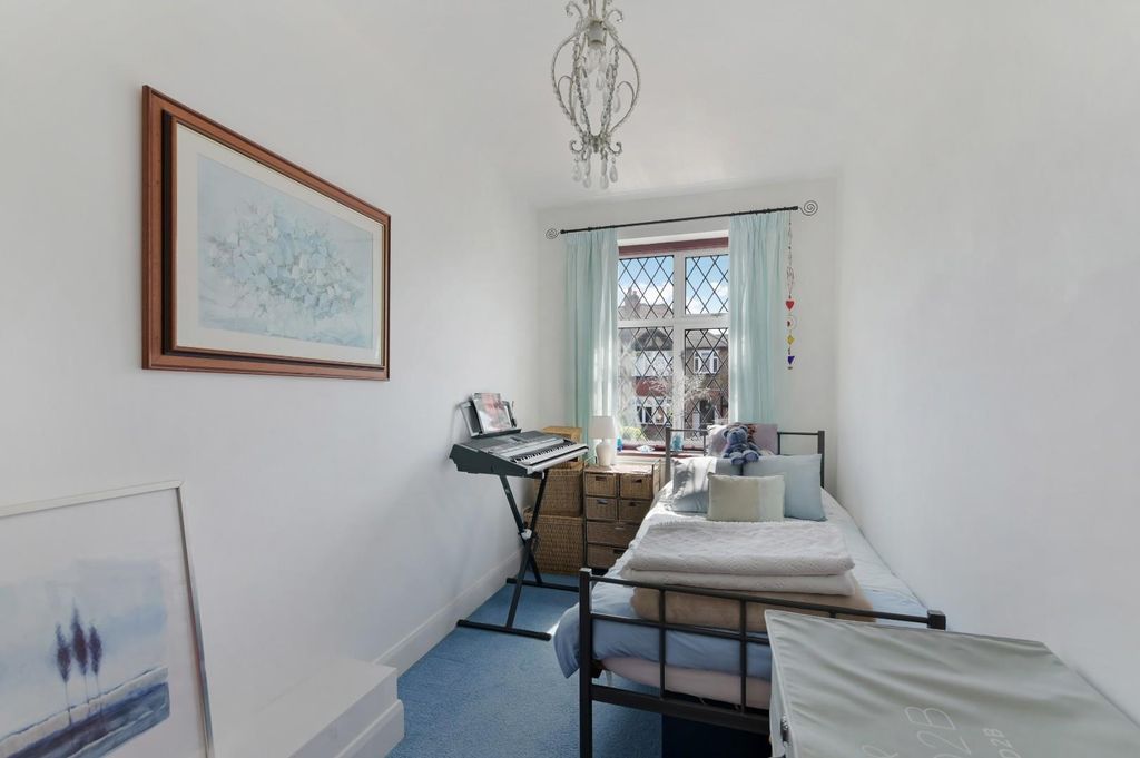 Additional image 18 of 4 bed semi-detached house for saleHighdown, Worcester Park KT4
