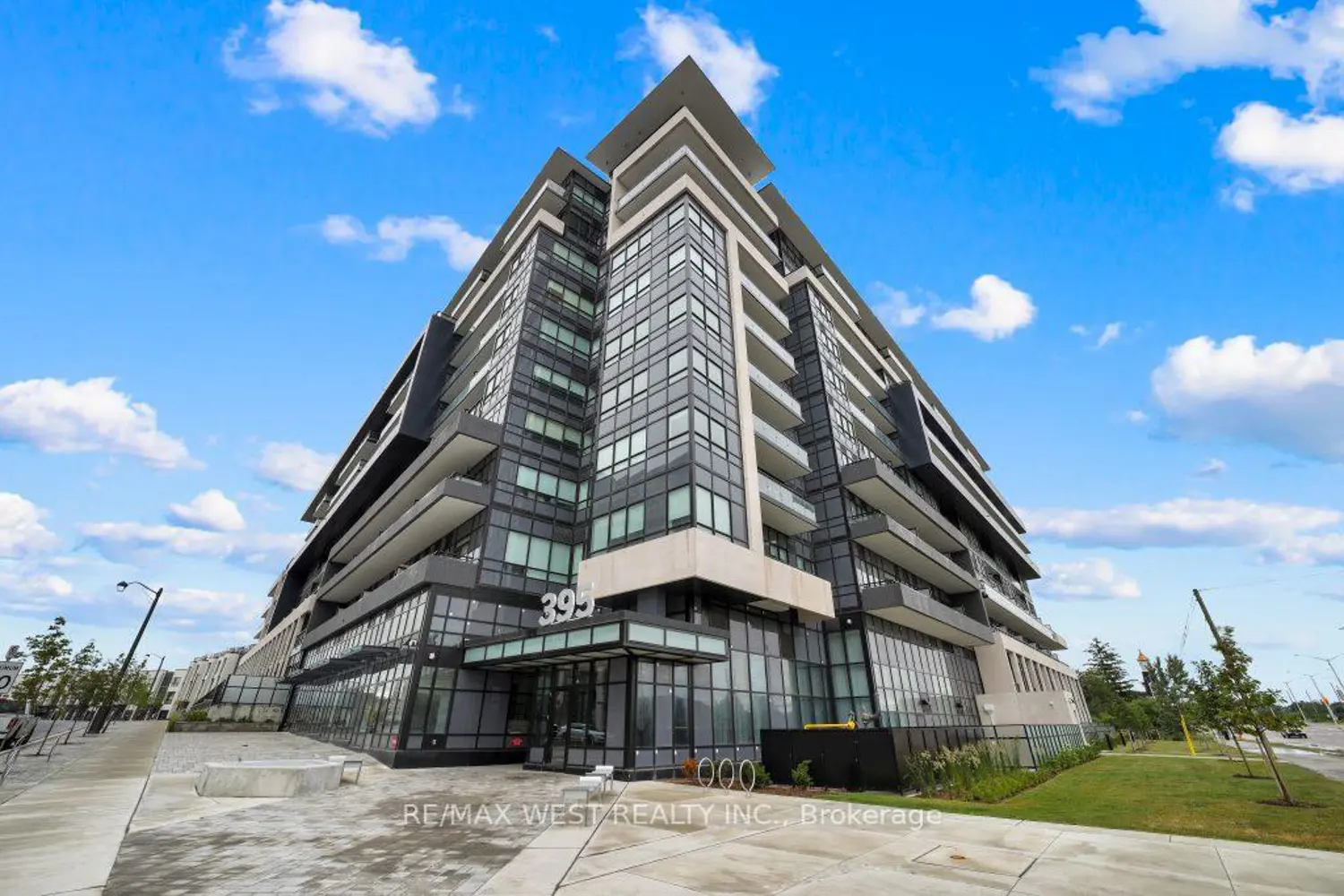 395 Dundas Street 119