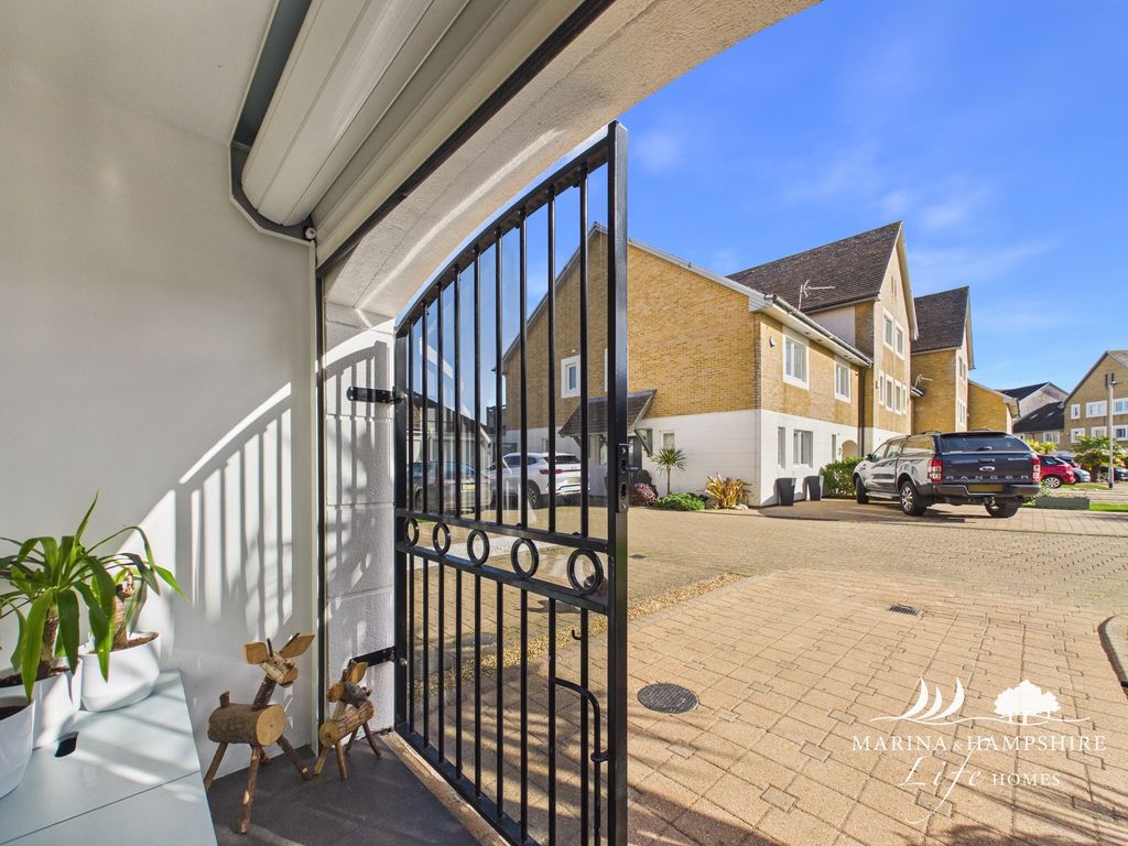 Additional image 6 of 4 bed town house for saleBryher Island, Port Solent PO6