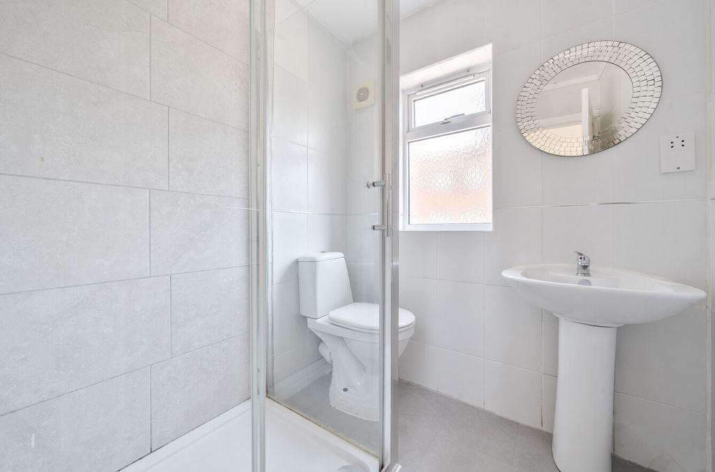Additional image 7 of 1 bed flat for saleOld Commercial Road, Portsmouth, Hampshire PO1