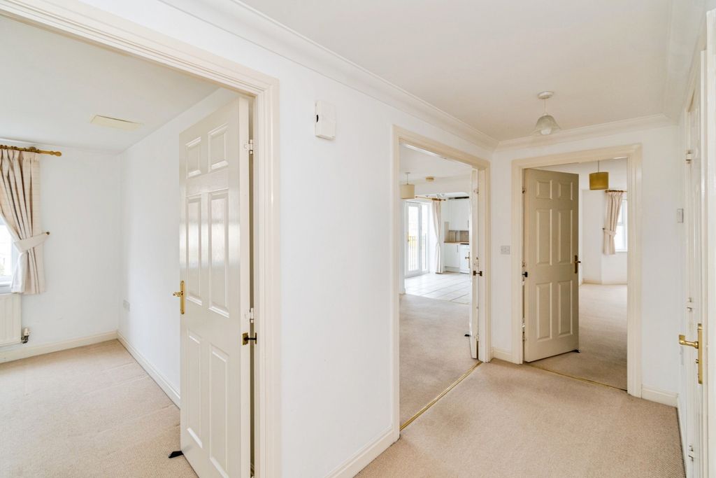Additional image 13 of 2 bed flat for saleMarshall Square, Banister Park, Southampton, Hampshire SO15