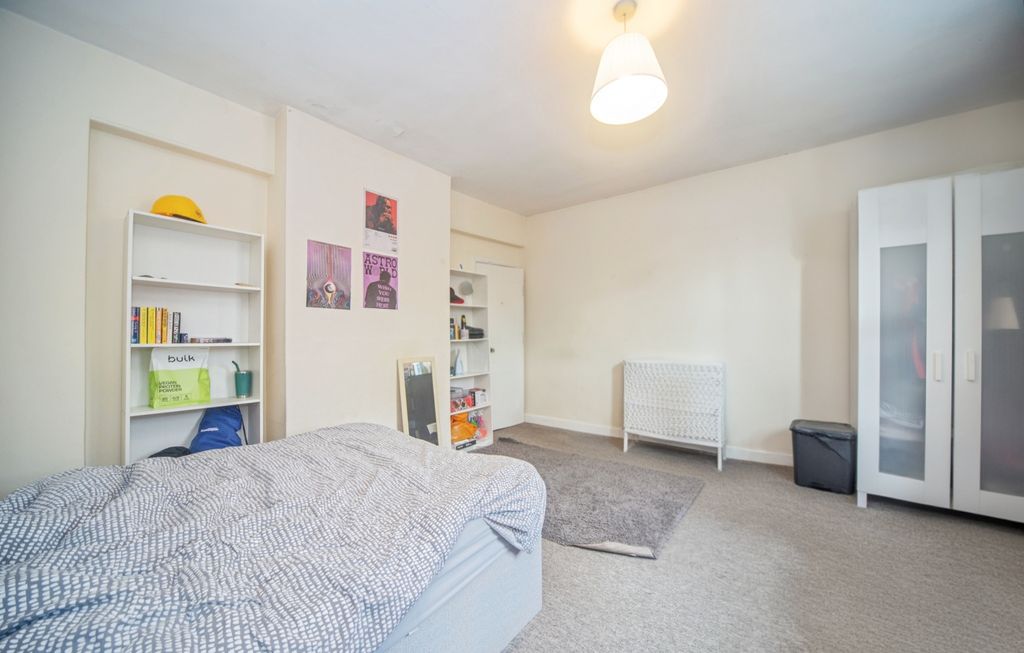Additional image 20 of 4 bed semi-detached house for saleDevonshire Road, Southampton SO15