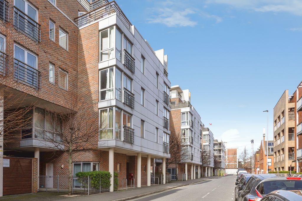 Additional image 17 of 2 bed flat for saleHamburg House, Portsmouth PO1