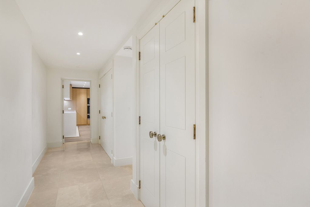 Additional image 7 of 2 bed flat for saleStar & Garter House, Richmond TW10