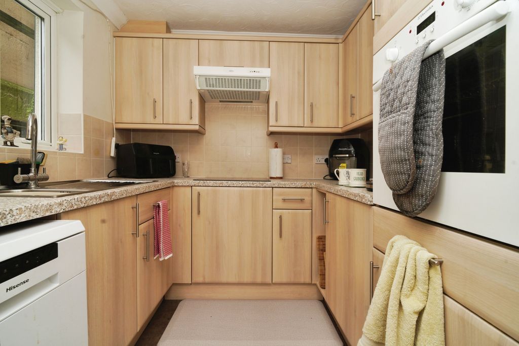 Additional image 10 of 1 bed flat for saleHighfield Lane, Southampton, Hampshire SO17