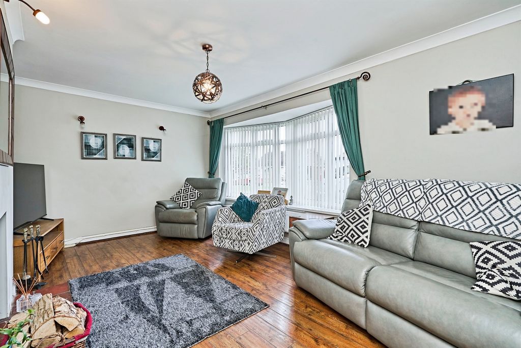 Additional image 3 of 4 bed semi-detached house for saleLinden Lane, Willenhall WV12
