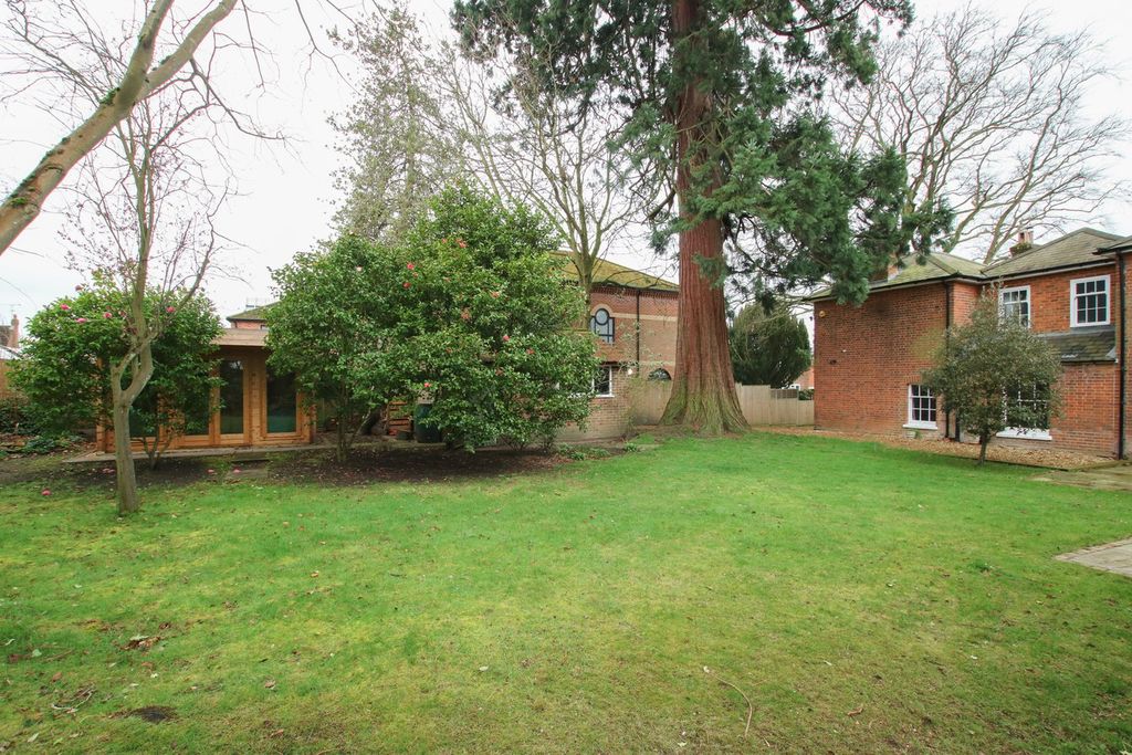 Additional image 32 of 5 bed detached house for saleMilton Road, Wokingham RG40