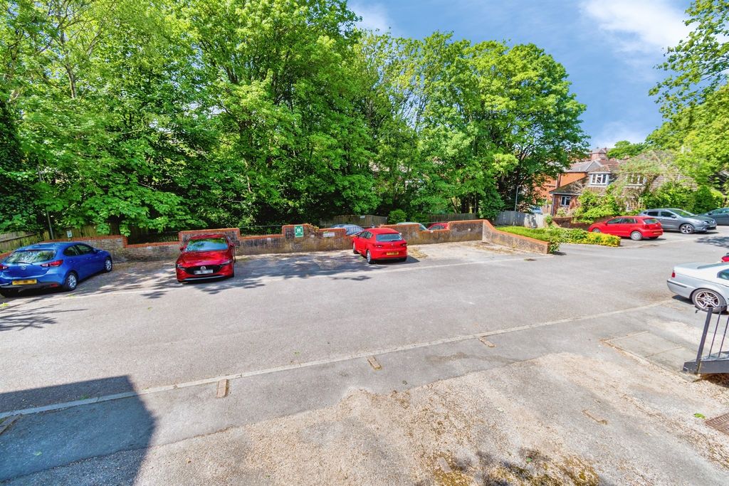 Additional image 16 of 2 bed flat for saleWestridge Road, Southampton SO17