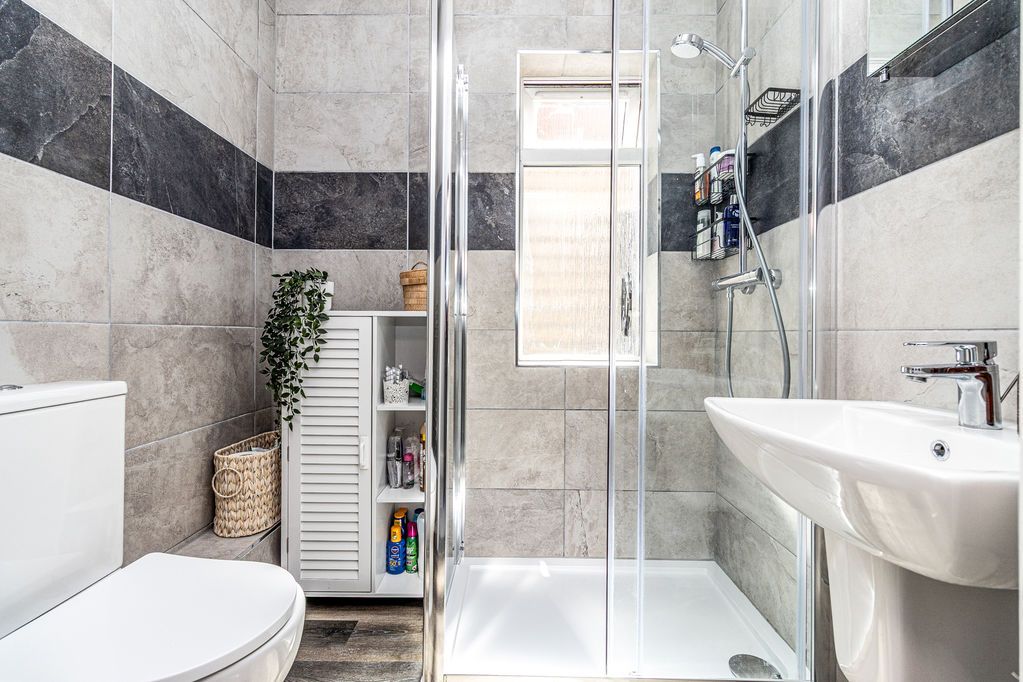 Additional image 6 of 2 bed flat for saleFawcett Road, Southsea PO4