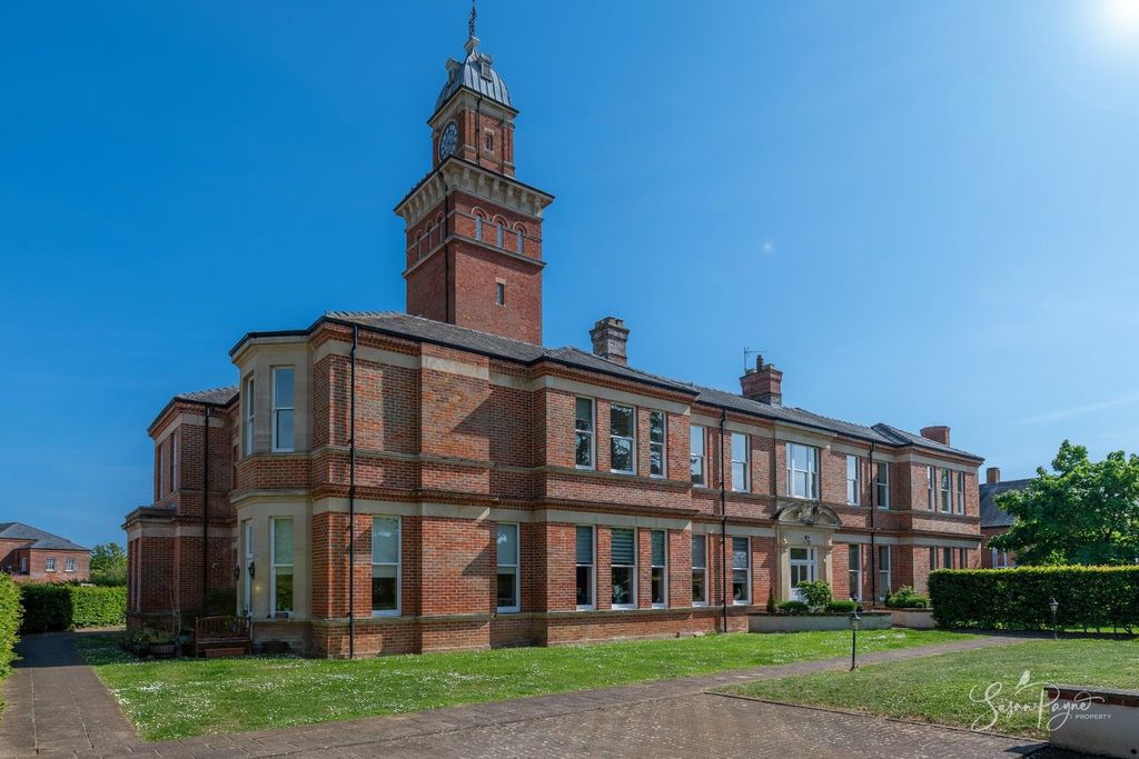 2 bed flat for saleWhitecroft Park, Newport PO30