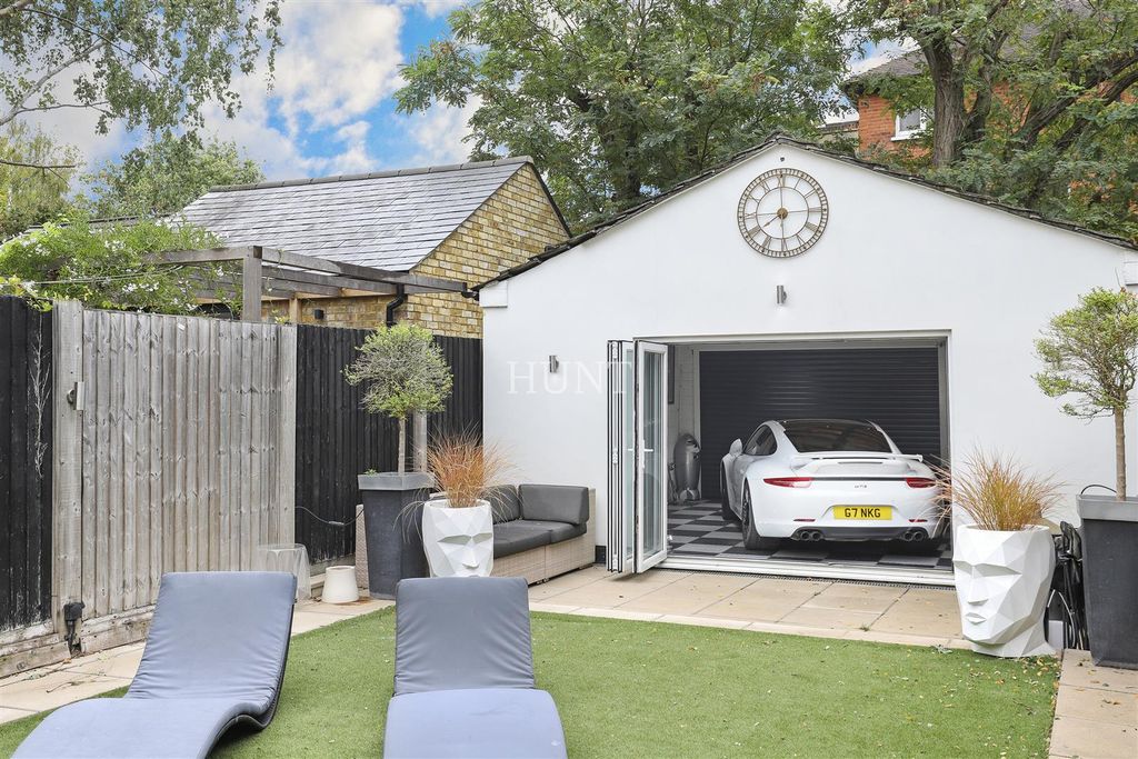 Additional image 37 of 5 bed terraced house for saleBroomhill Road, Woodford Green IG8