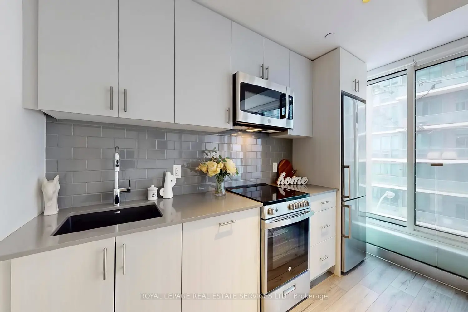 Additional image 2 of 1195 The Queensway 310