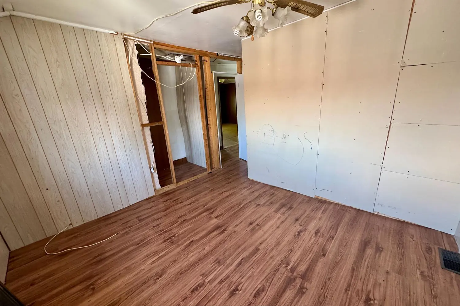 Additional image 13 of 17 Lemarier Street