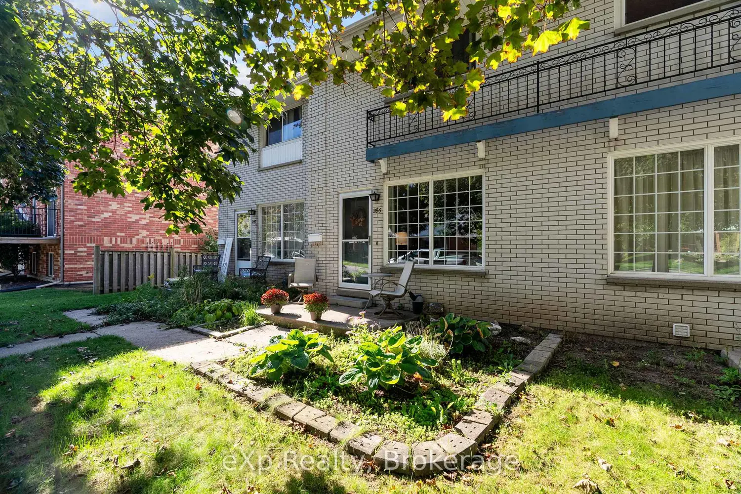 286 Dufferin Street photo 4