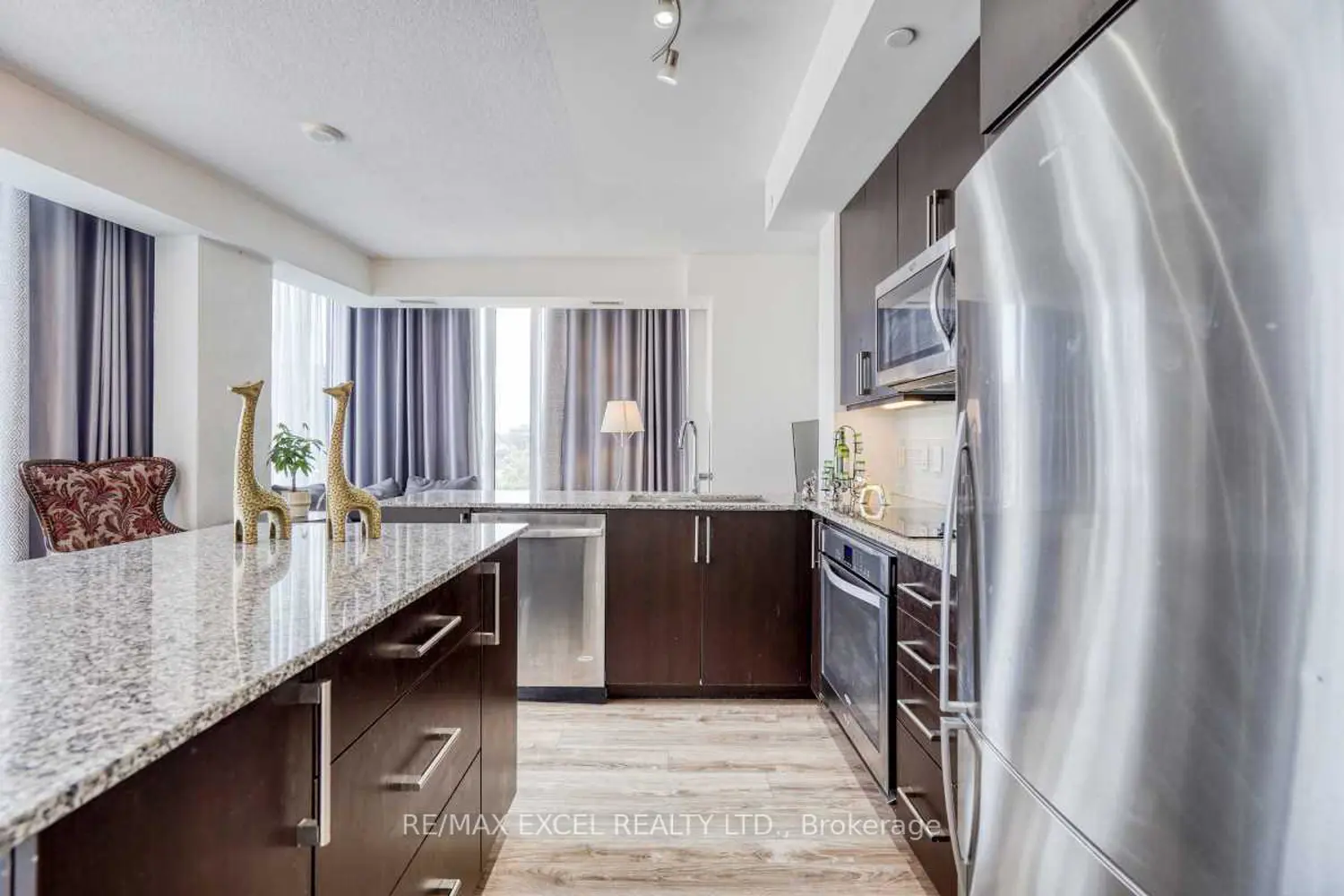 Additional image 12 of 9608 Yonge Street 202A