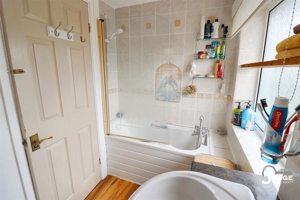 Additional image 28 of 3 bed semi-detached house for saleLedwell Drive, Glenfield, Leicester LE3