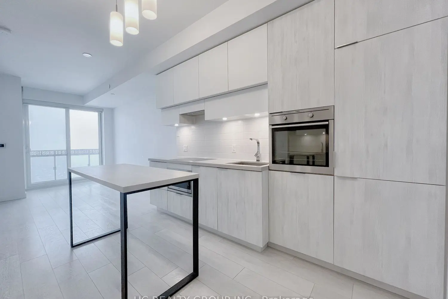 Additional image 5 of 8 Eglinton Avenue 5203