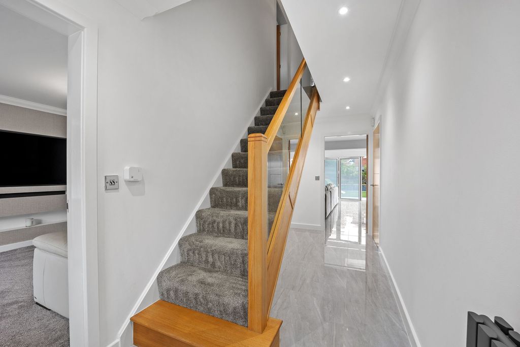 Additional image 15 of 5 bed detached house for saleBlack Horse Lane, Widnes WA8