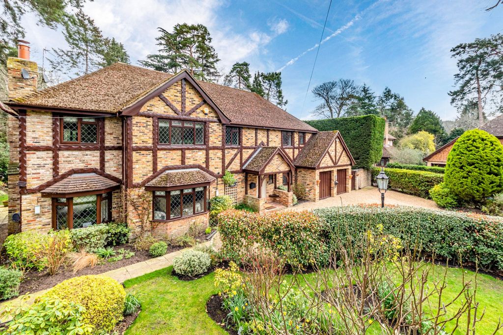 Additional image 41 of 5 bed detached house for salePyrford, Surrey GU22
