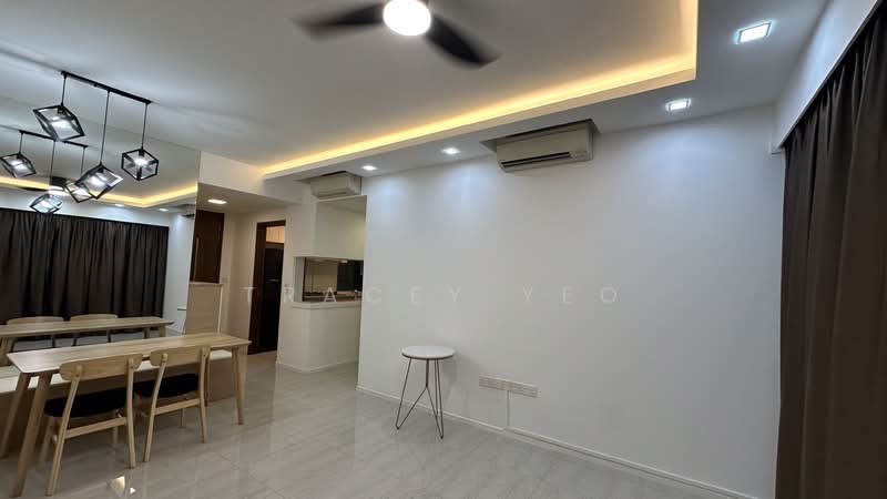 82 Punggol Central photo 2