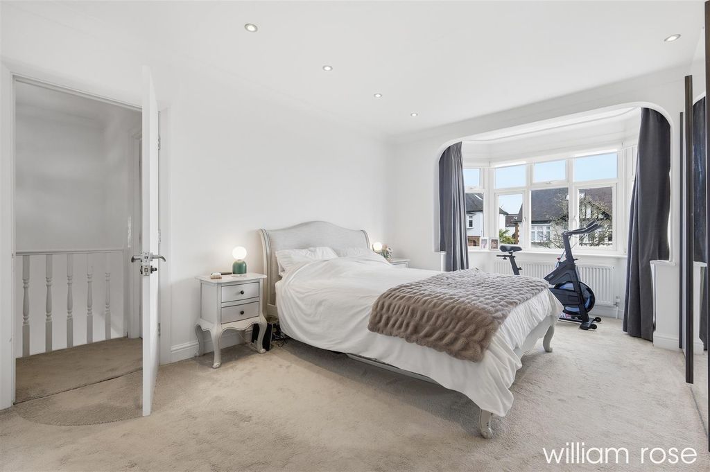 Additional image 19 of 4 bed detached house for salePrinces Avenue, Woodford Green IG8