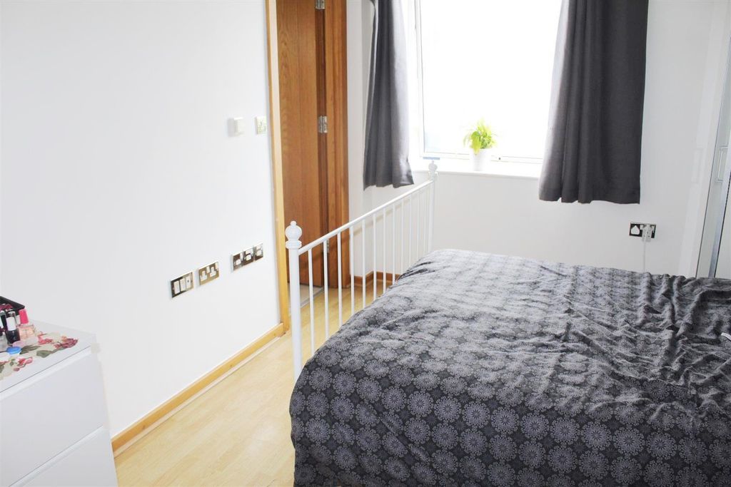 Additional image 9 of 2 bed flat for salePortland Street, Southampton SO14