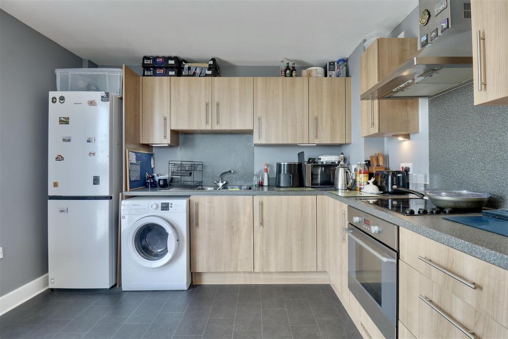 Additional image 15 of 2 bed flat for saleFratton Way, Southsea PO4