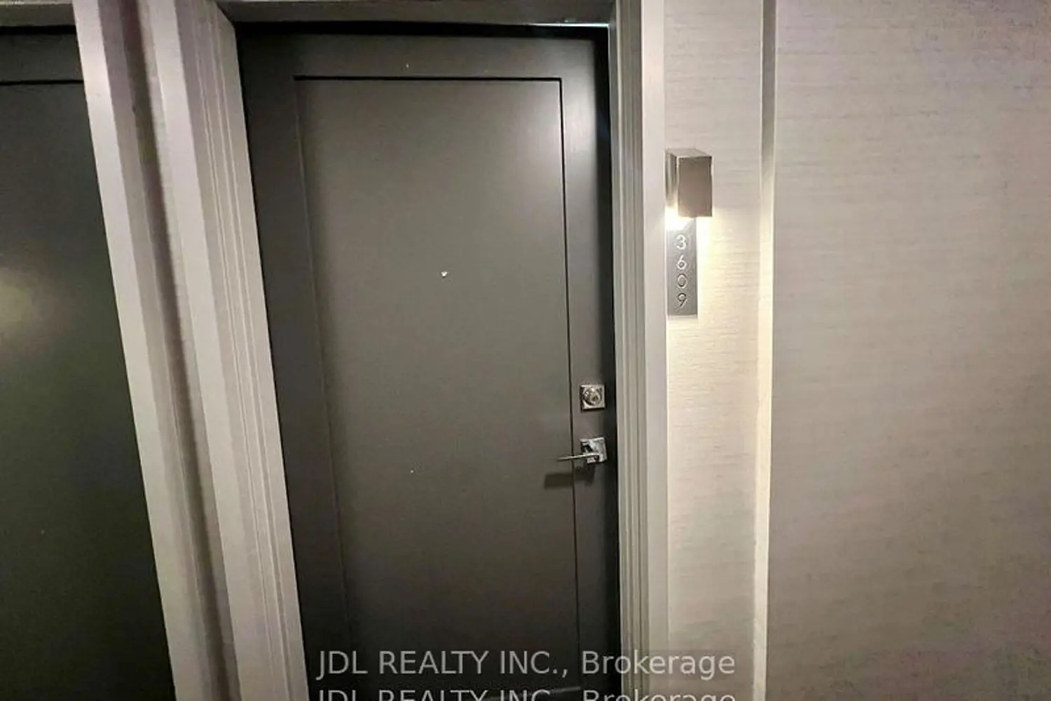 Additional image 10 of 42 Charles Street 3609