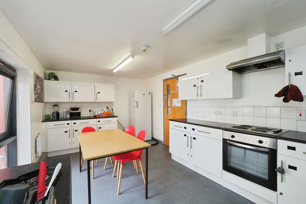 Additional image 7 of Studio for sale58-60 Woodgate, Loughborough LE11