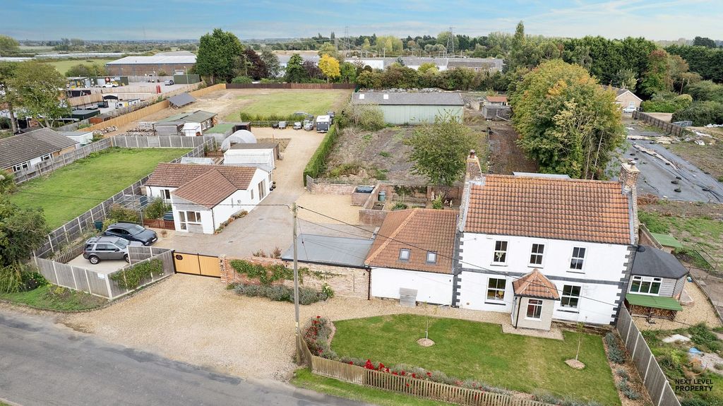 8 bed detached house for saleBroadend Road, Wisbech PE14