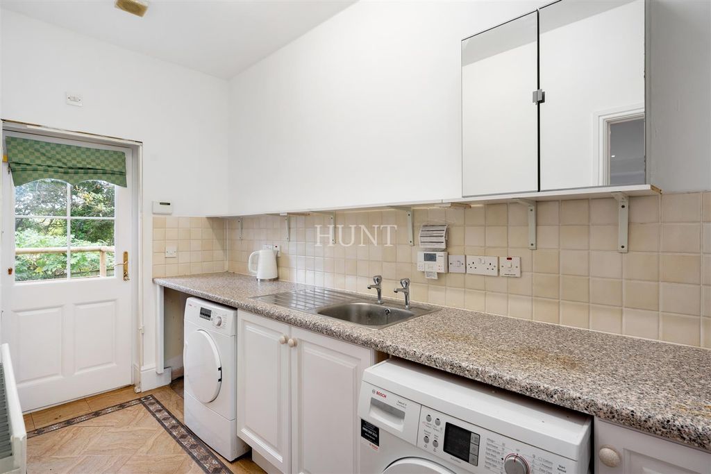 Additional image 6 of 6 bed detached house for saleRegents Drive, Repton Park, Woodford Green, Essex IG8