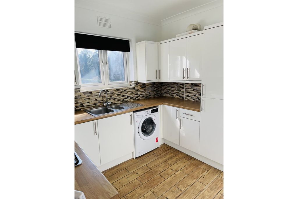 Additional image 3 of 2 bed maisonette for saleGodstone Road, Whyteleafe CR3