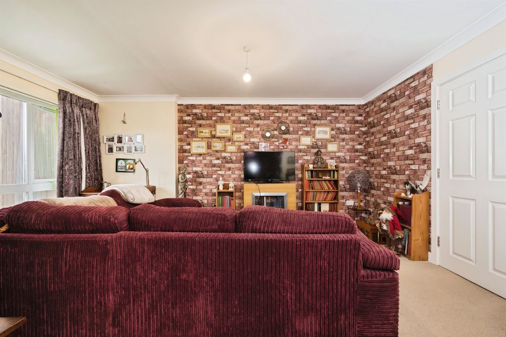 Additional image 10 of 2 bed flat for saleRegents Park Road, Southampton SO15