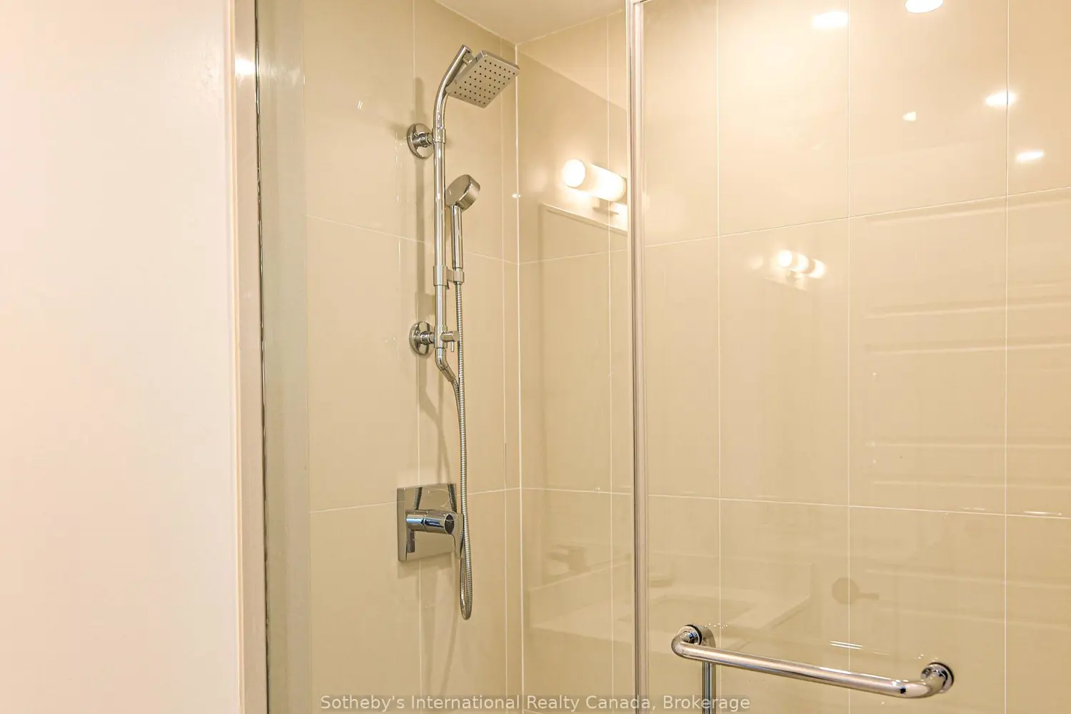 Additional image 2 of 415 Sea Ray Avenue 437