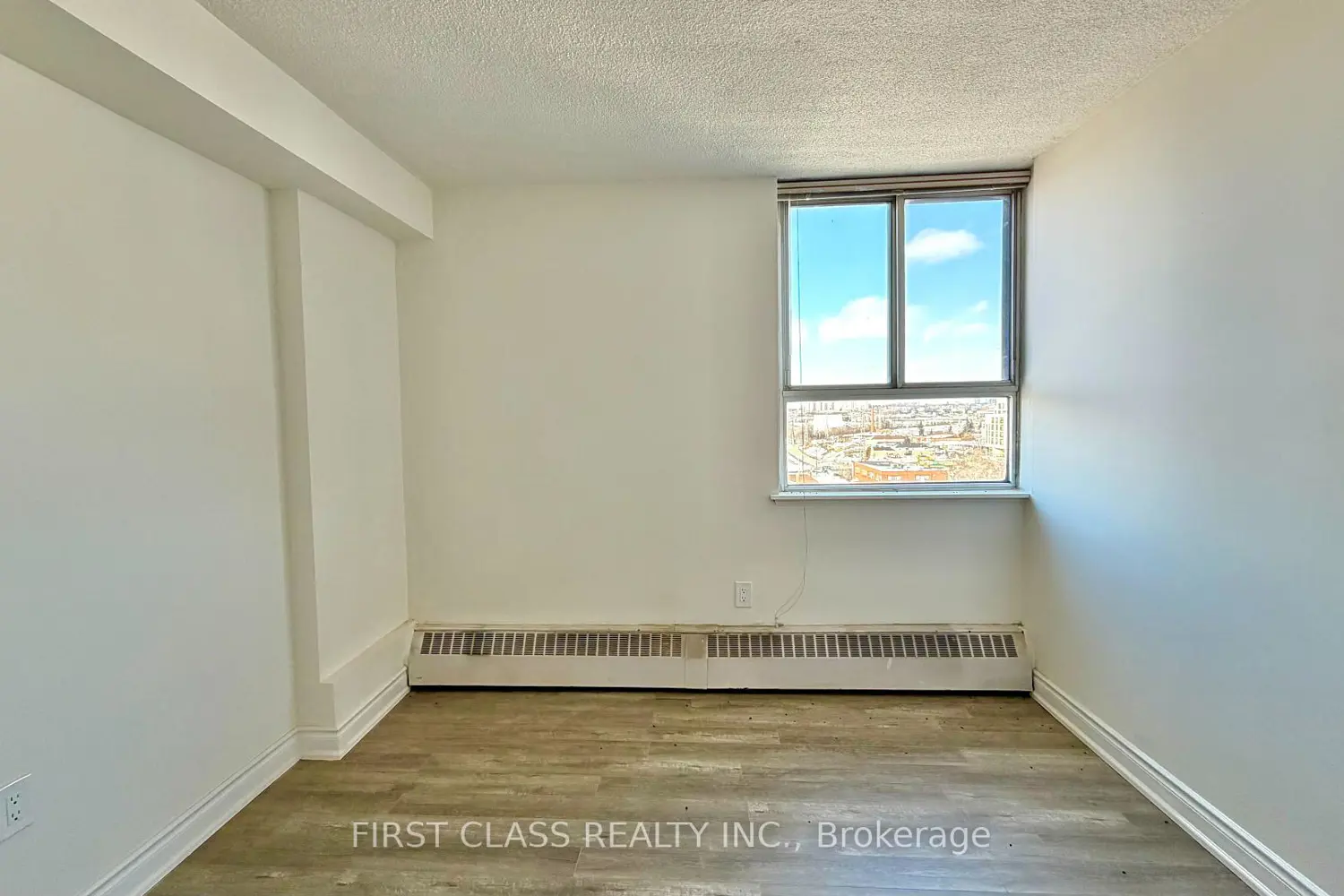Additional image 13 of 541 Blackthorn Avenue 1415