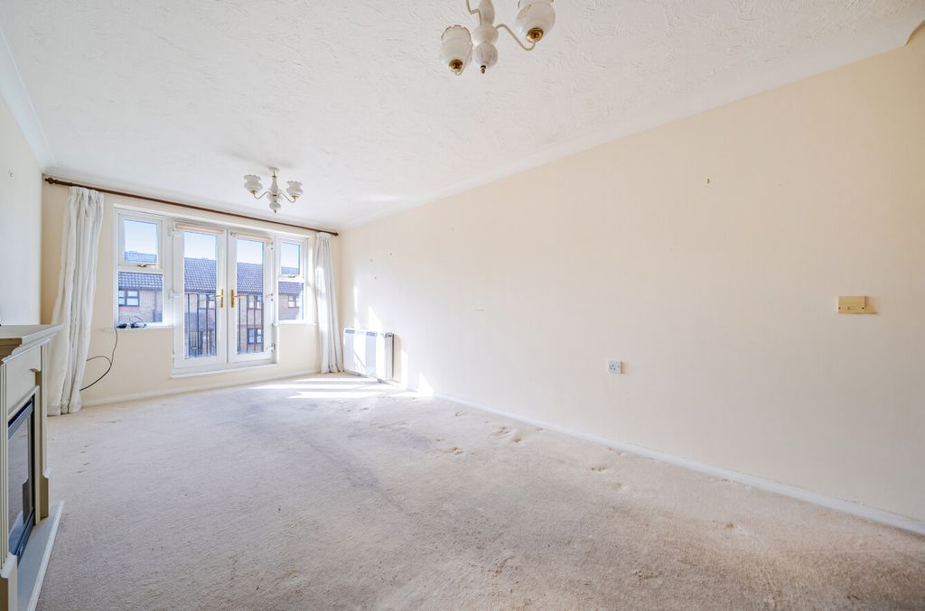 Additional image 3 of 2 bed flat for salePostern Close, Portchester, Fareham, Hampshire PO16