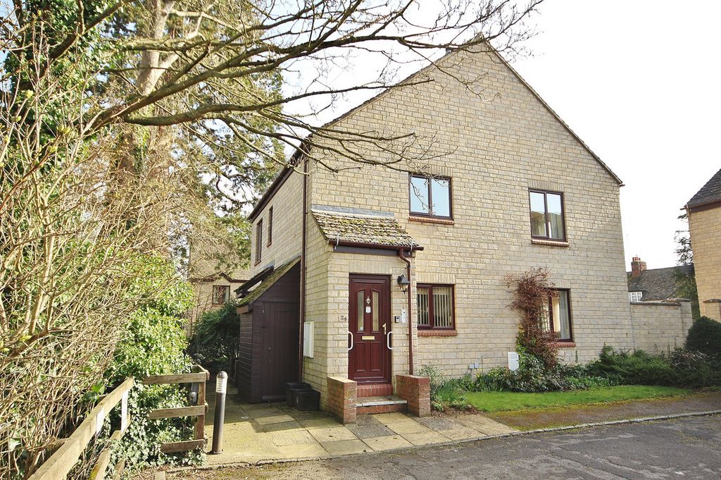 Additional image 5 of 2 bed flat for saleRiverside Gardens, Witney OX28
