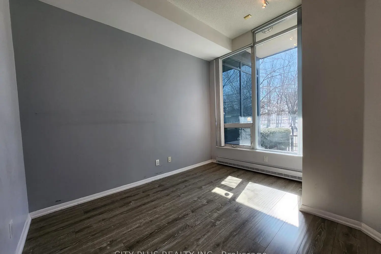 Additional image 12 of 219 Fort York Boulevard 103