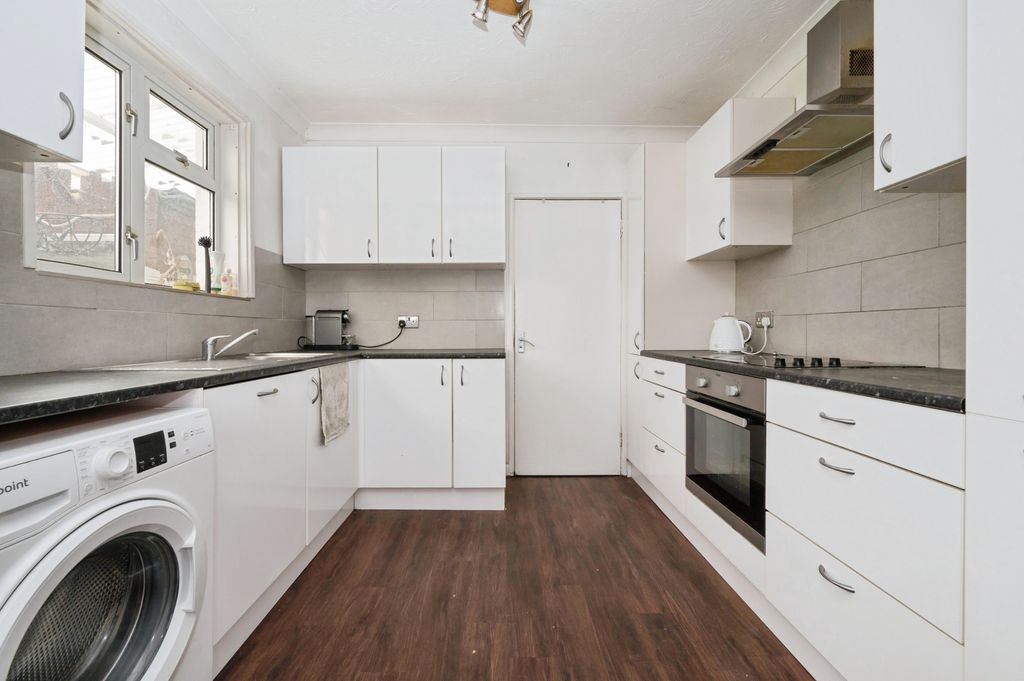 Additional image 5 of 4 bed semi-detached house for saleWoodcote Road, Southampton SO17