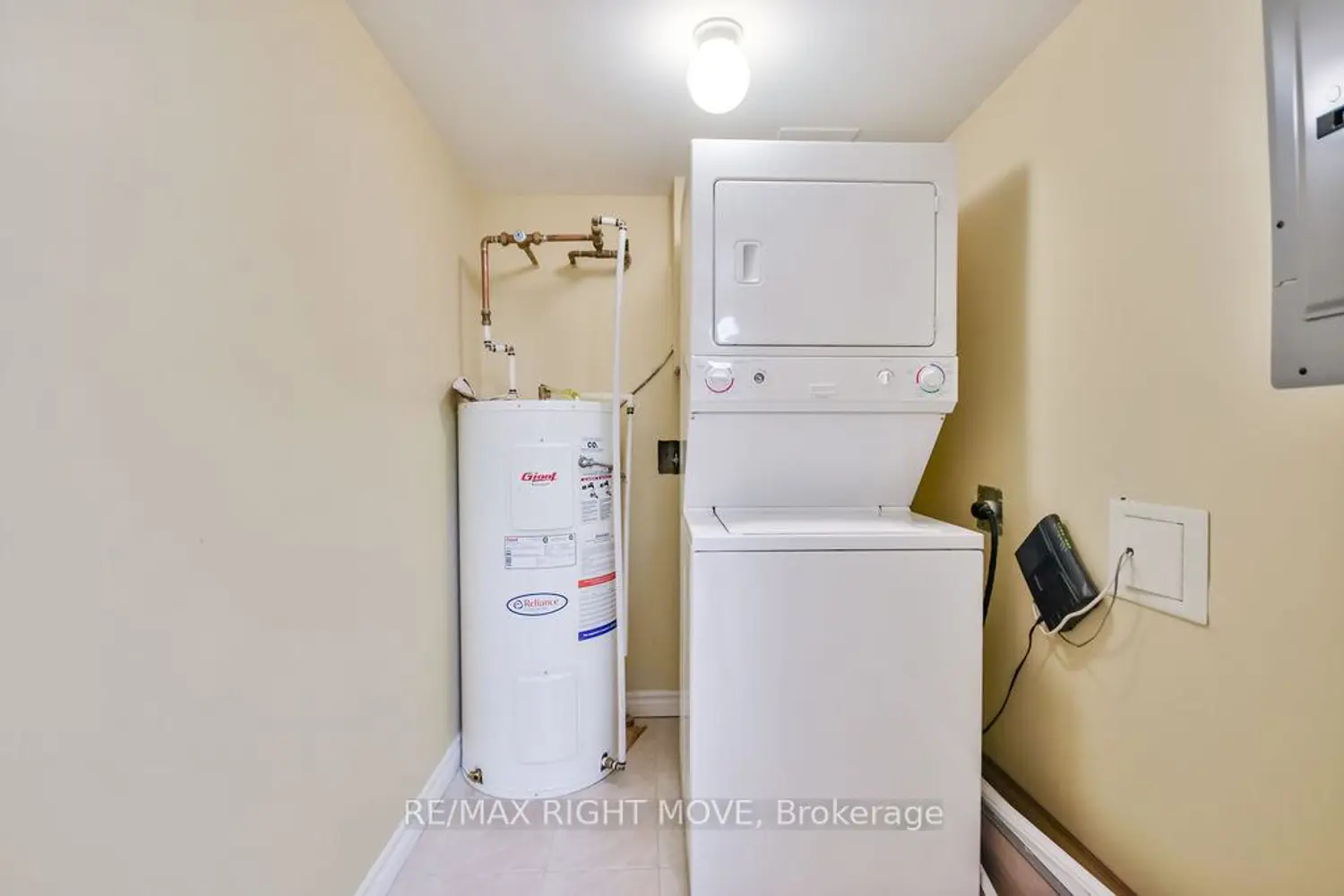 Additional image 3 of 486 Laclie Street 313