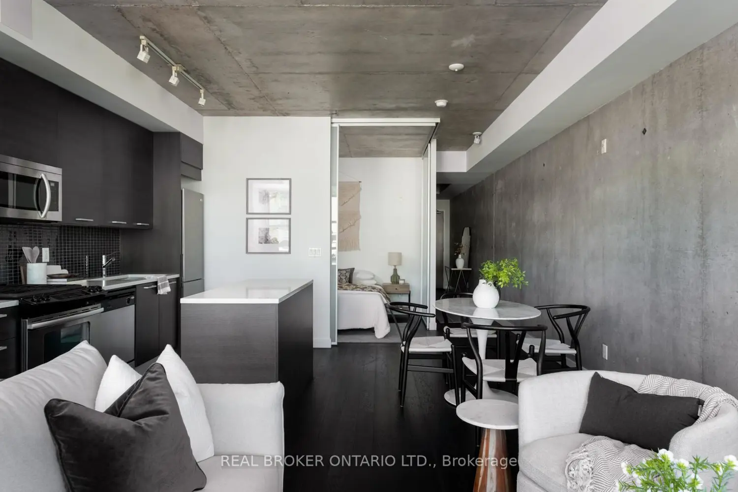 Additional image 3 of 90 Broadview Avenue 202